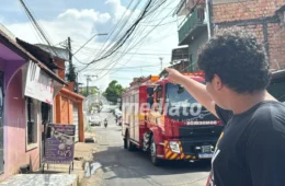 FOGO E APAGÃO: dois postes pegam fogo após superaquecimento e deixam moradores sem energia no Japiim