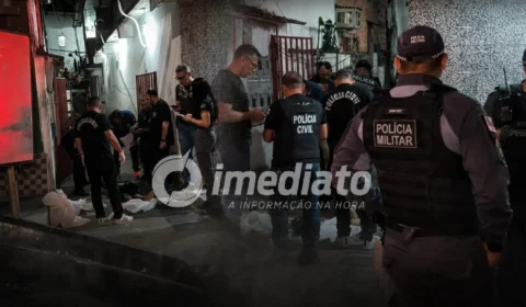 CENA CHOCANTE: Homem é encontrado morto no meio da rua e assusta moradores em Manaus