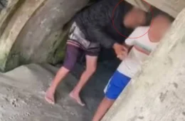 VEJA VÍDEO: ‘Amigo da família’ é preso após ser filmado abusando de menino em deck de praia
