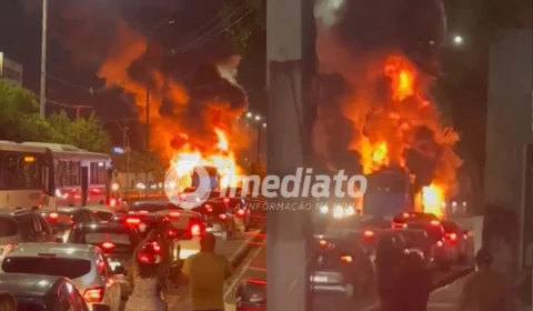 VEJA VÍDEOS: Ônibus da linha 500 pega fogo e assusta passageiros na Avenida Constantino Nery