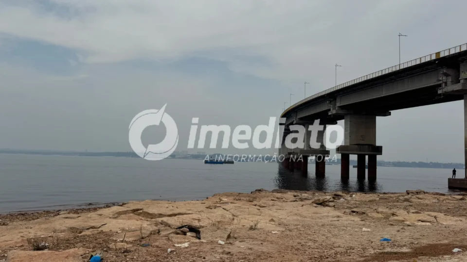 Manaus amanhece coberta por fumaça e bairros registram qualidade do ar péssima