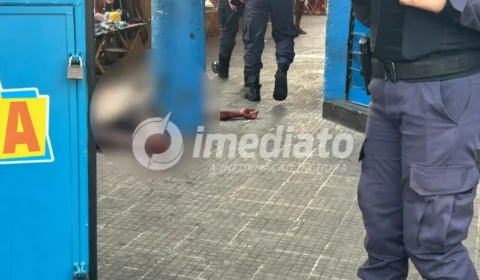 Homem é morto a facadas pela companheira durante discussão por R$ 10 no Centro de Manaus