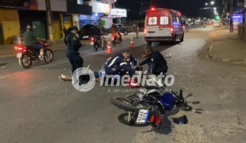 Colisão entre moto e picape deixa vítimas feridas e motorista foge em Boa Vista