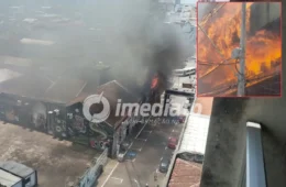 VEJA VÍDEO: Incêndio se espalha rapidamente por prédio antigo e atinge rede elétrica no Centro de Manaus