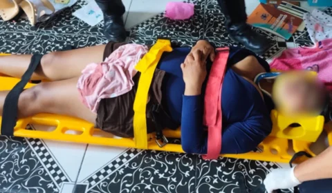 VEJA VÍDEOS: Homem é procurado após agredir e nocautear mulher com chute no rosto no Amazonas