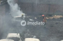 VEJA VÍDEOS: Incêndio atinge sucataria e destrói cerca de 30 veículos em Manaus