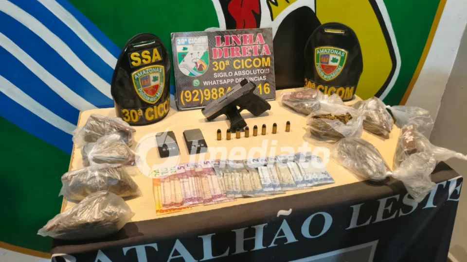 Bandidos fogem e abandonam pistola, munições e 900 g de maconha na Cidade de Deus