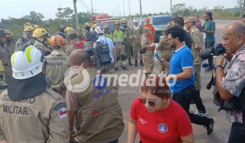 Bombeiros continuam no combate as chamas na Manoel Urbano, na AM-010