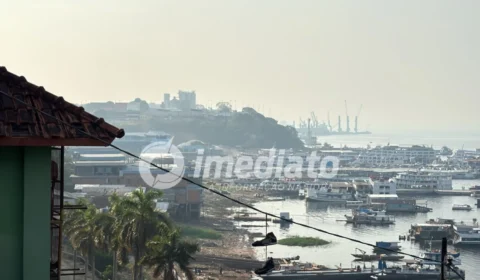 Manaus amanhece encoberta por fumaça e qualidade do ar chega a nível ‘muito ruim’