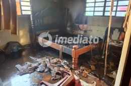 VEJA IMAGENS: idosa acamada morre carbonizada após incêndio atingir quarto onde dormia