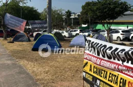 Aprovados em concursos da Segurança Pública acampam em frente ao Governo do Amazonas e cobram convocação