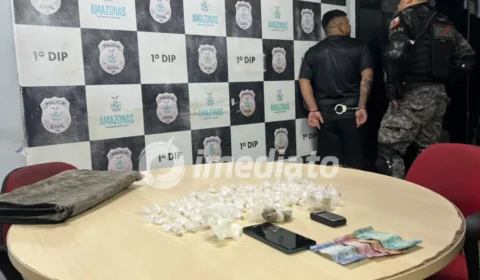 Homem é preso com porções de drogas, dinheiro e balança de precisão em “bocada” no São Geraldo