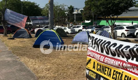 Aprovados em concursos da Segurança Pública acampam em frente ao Governo do Amazonas e cobram convocação