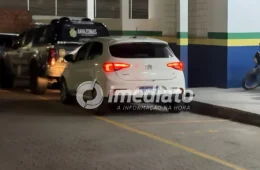 A CASA CAIU: Carro roubado é abandonado no Rio Piorini e bandido é preso com armas e drogas