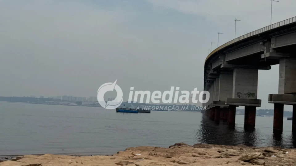 Manaus fica encoberta por fumaça e pontos turísticos desaparecem sob forte neblina de queimadas