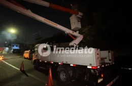 Moradores do Japiim protestam após mais de 12 horas sem energia e denunciam falhas em transformadores