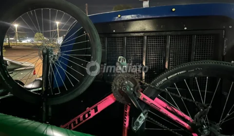 VEJA: Suspeito é preso após ser flagrado com bicicleta furtada de adolescente em Boa Vista