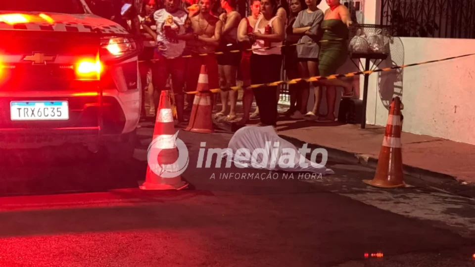 VEJA FOTOS: Homem é executado com mais de 10 tiros no rosto enquanto voltava para casa na Compensa