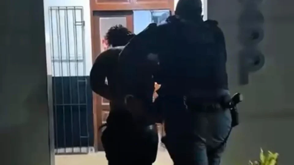 VIZINHOS PEDEM SOCORRO: mulher é encontrada ferida após agressão em via pública de Oiapoque
