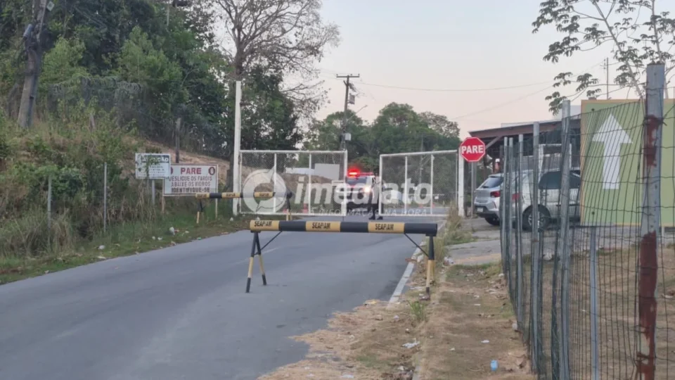 Rebelião em Manaus: quatro policiais são mantidos reféns dentro de unidade prisional