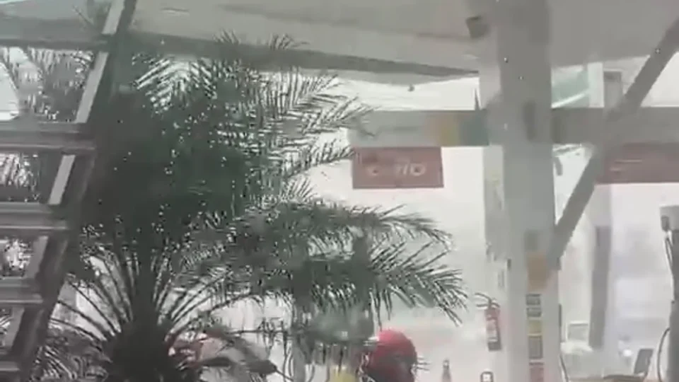 TEMPO VIROU: temporal com ventos fortes causa estragos em Porto Velho