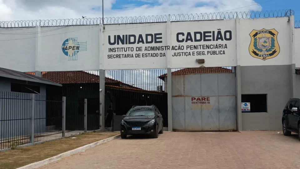 MANHÃ DE CAOS: confronto entre internos deixa mortos e feridos no Iapen