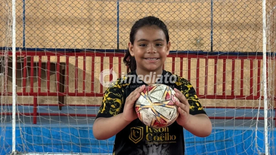 Goleiro do Sub-8 do Amazonas FC busca apoio para disputar a Taça Brasil 2026, em Campo Grande (MS)