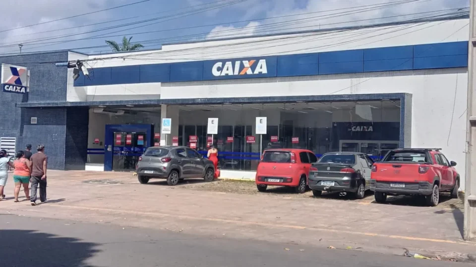 BANCOS EM GREVE: Caixa e parte do BB param atendimento no Amapá