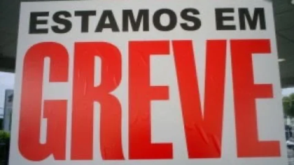 MACAPÁ PAROU: paralisação de serviços de garis, Caixa e ônibus no mesmo dia
