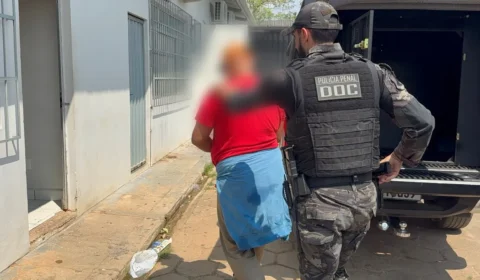 DROGA NAS BOTAS: funcionário de cozinha de presídio é preso tentando entrar com maconha no Acre