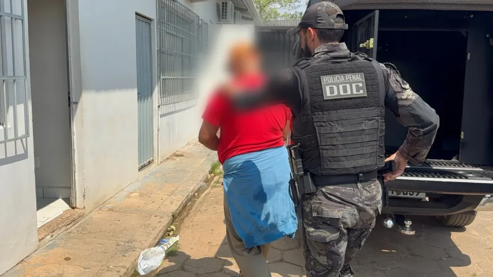 DROGA NAS BOTAS: funcionário de cozinha de presídio é preso tentando entrar com maconha no Acre