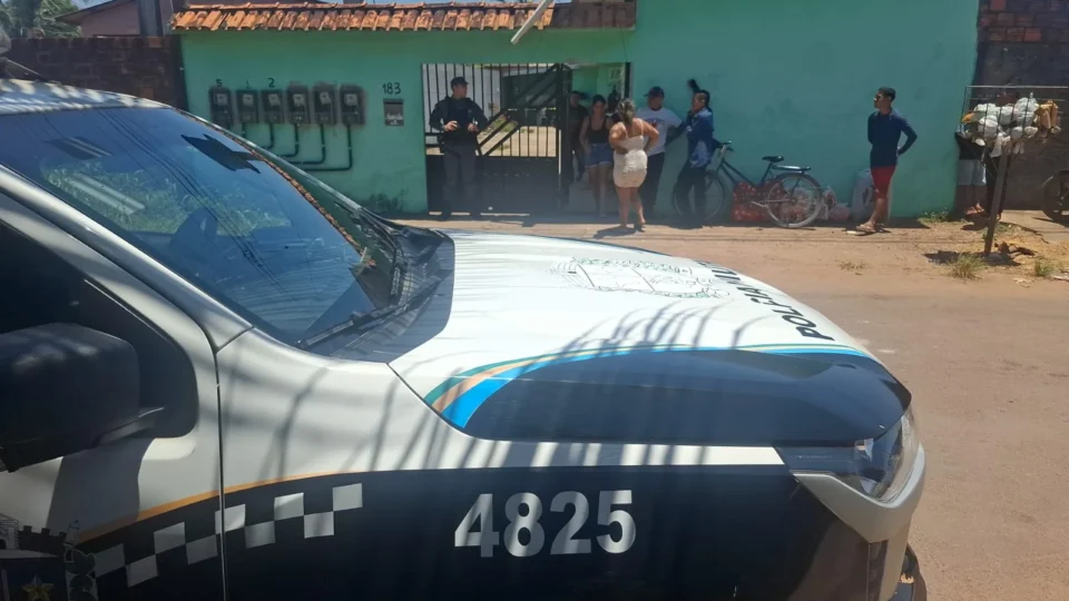 Homem é assassinado por ex-companheira durante discussão em Santana