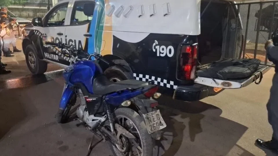 FUGA DEU RUIM: adolescentes apreendidos após abandonar moto roubada e correr a pé em Macapá