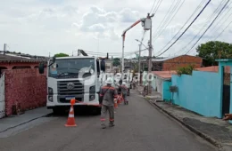 Âmbar Energia é flagrada substituindo fiação mesmo após ordem judicial suspender troca de cabos