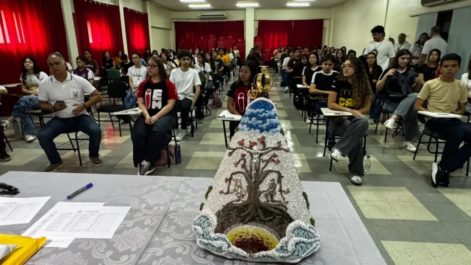 Mais de 100 estudantes participam do Concurso de Redação do Círio em Belém neste domingo