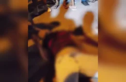 CHUVA DE TIROS: homem é baleado dentro de bar e dupla foge de moto em Santana