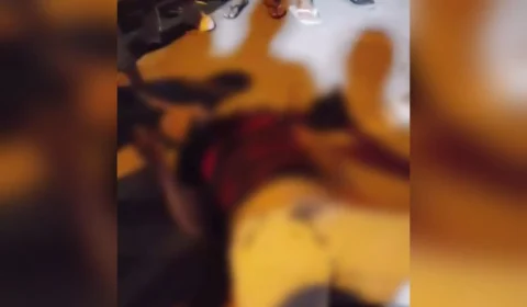 CHUVA DE TIROS: homem é baleado dentro de bar e dupla foge de moto em Santana