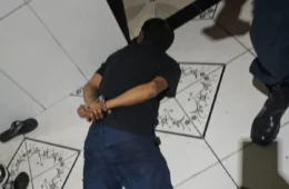 Homem é preso com armas e falsos distintivos da Polícia Civil após sequestro no Pará
