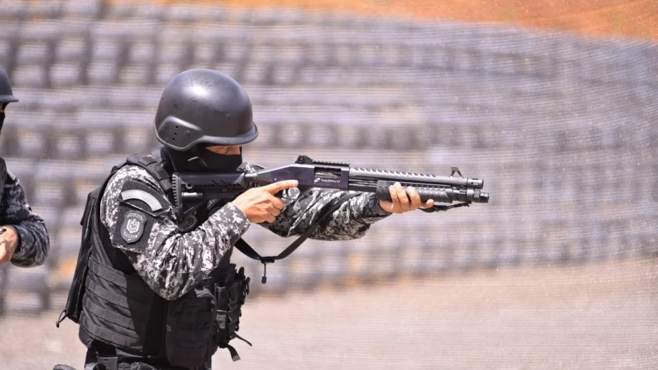 NA CADEIA | Operação Mute apreende celulares, drogas e armas artesanais em presídio do Amapá