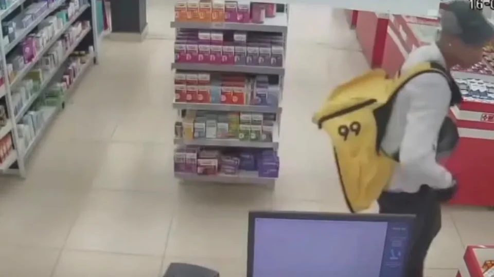 MOCHILA DE ENTREGADOR: suspeito de assaltos morre em confronto em área de pontes no Congós