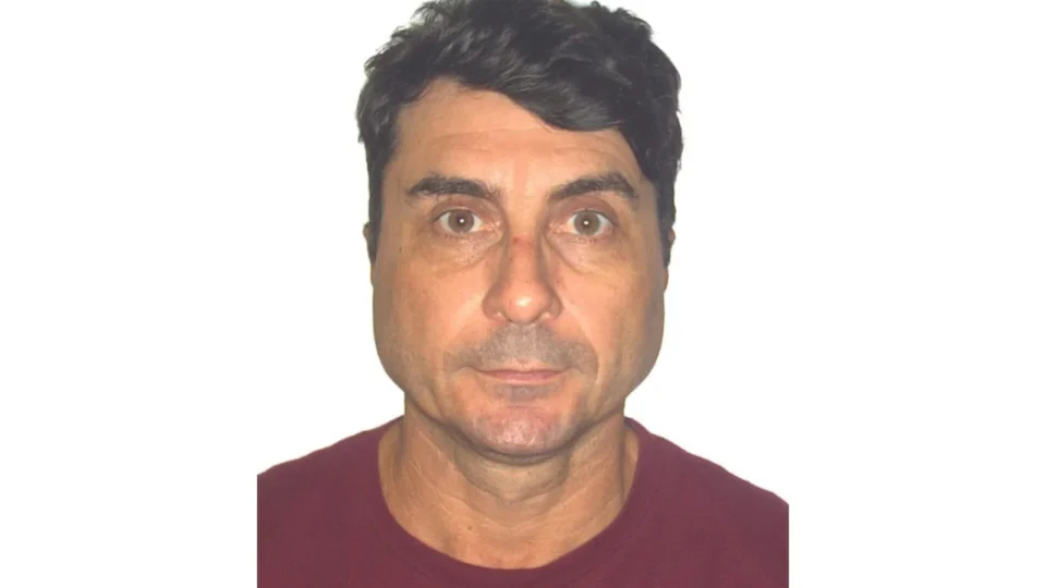 Homem é procurado por estelionato e apropriação indébita contra locadora de veículos em Manaus
