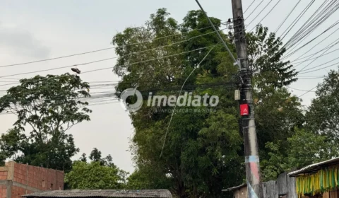 PERIGO NA RUA: moradores do Jorge Teixeira denunciam fios de alta tensão no chão e falta de energia