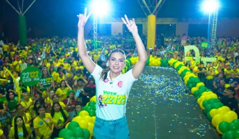 Débora Menezes reúne cerca de 21 mil pessoas em evento de campanha em Manaus