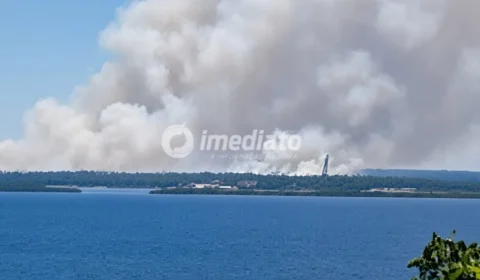 VÍDEO: Fumaça intensa toma o céu e chama atenção na região do Cacau Pirêra