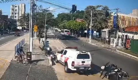Viatura dos Bombeiros bate em duas motos do Samu em Belém
