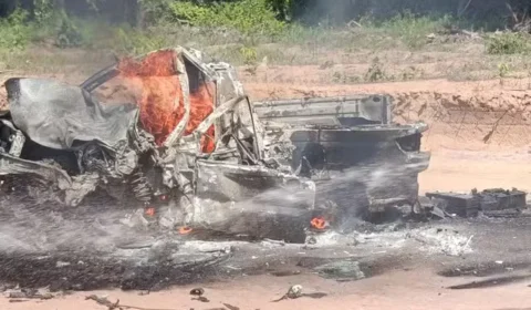 Dois carros colidem de frente e uma pessoa morre carbonizada no sul do Amapá
