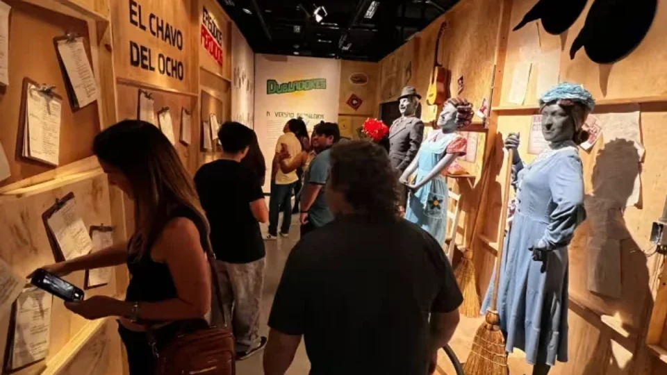 ESPECIAL | Exposição de Chaves reúne cenários e objetos da série em Belém