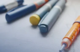 “Canetas emagrecedoras” no SUS: saiba o que falta para o tratamento chegar à rede pública
