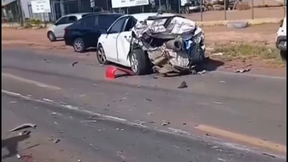 Caçamba perde controle e provoca acidente com seis carros em Boa Vista
