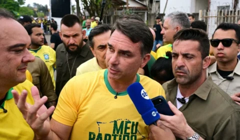 Flávio Bolsonaro faz motocarreata e comício em Boa Vista nesta quinta (9)